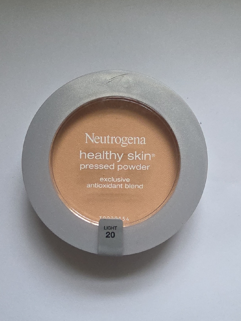 3 FOR $9 SEE DETAILS Neutrogena Healthy Skin Pressed Powder LIGHT 20